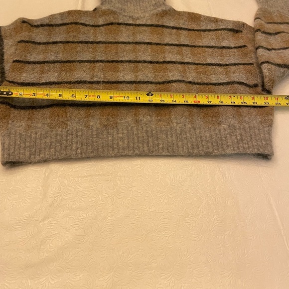 Zara Crop Turtleneck Sweater, L - Picture 10 of 14